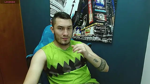 Snapshot of Airon_Blade chatting on February 7, 2025, 10:09 pm Airon Blade online show from February 7, 2025, 10:09 pm