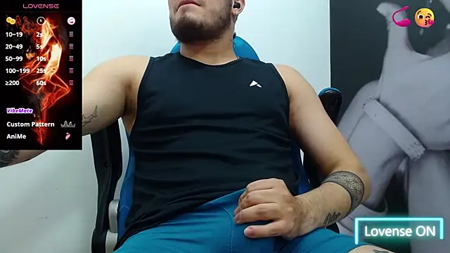 Snapshot of Airon_Blade chatting on September 19, 2025, 8:57 pm Airon Blade online show from September 19, 2025, 8:57 pm