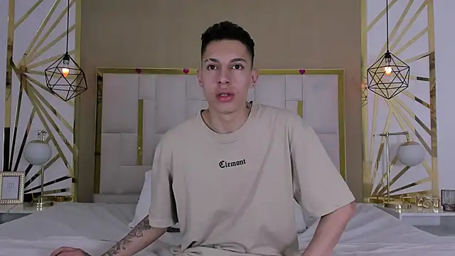 Snapshot of thiago19s chatting on November 22, 2025, 7:13 pm thiago19s online show from November 22, 2025, 7:13 pm