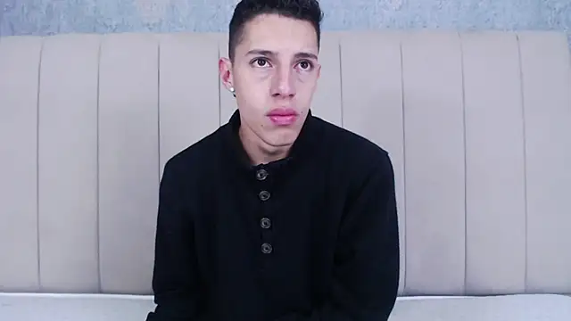 Snapshot of thiago19s chatting on February 14, 2025, 7:33 pm thiago19s online show from February 14, 2025, 7:33 pm