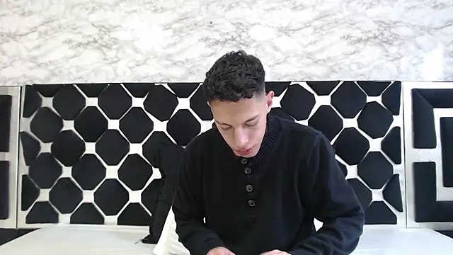 Snapshot of thiago19s chatting on March 14, 2025, 7:23 pm thiago19s online show from March 14, 2025, 7:23 pm