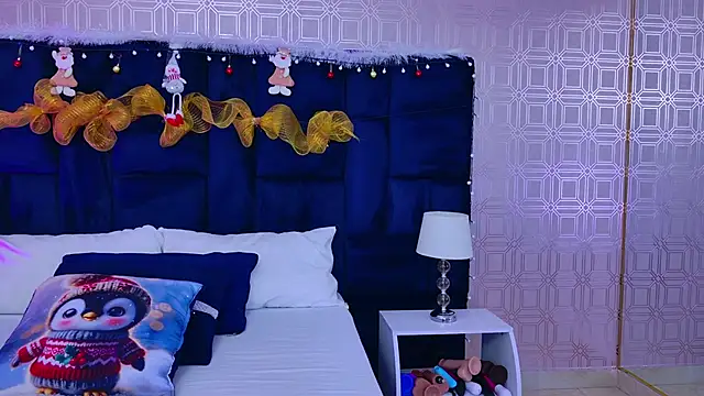 Snapshot of LexaDeRusso chatting on December 14, 2025, 12:44 pm LexaDeRusso online show from December 14, 2025, 12:44 pm