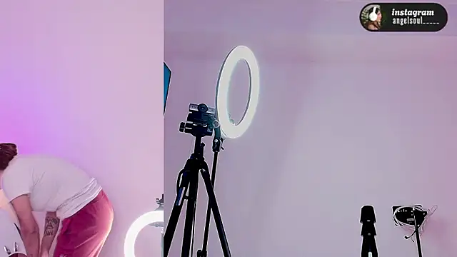 Angelst   online show from March 18, 2026, 8:17 am