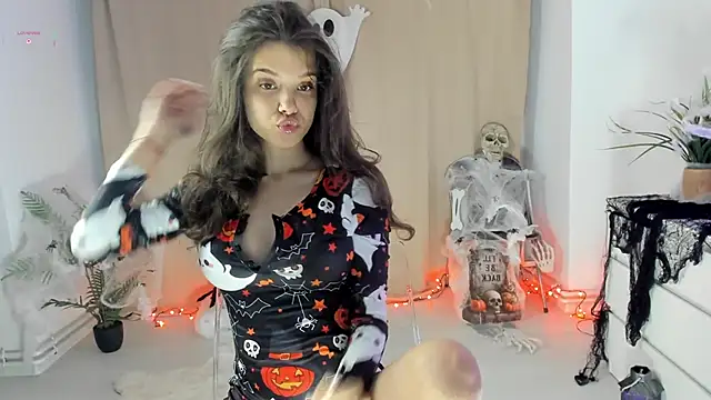 BabyAylin online show from October 28, 2025, 5:29 am