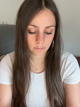 Loella-Rose online show from September 28, 2025, 11:50 am