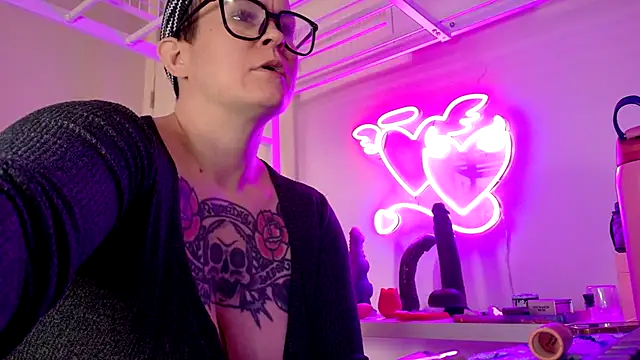 Snapshot of quinnmariexo chatting on February 17, 2026, 5:32 pm quinnmariexo online show from February 17, 2026, 5:32 pm