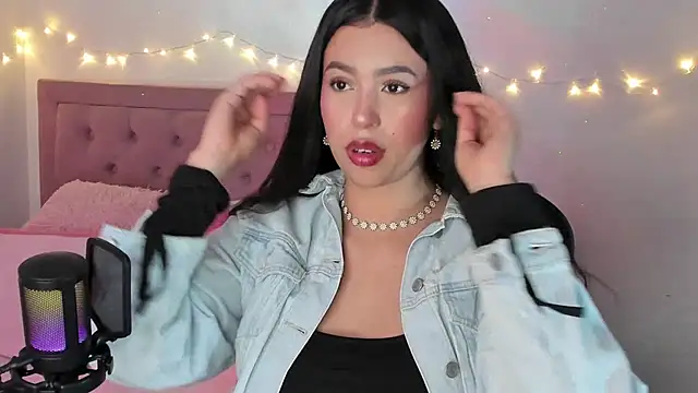 Snapshot of youpinkgirl_ chatting on December 17, 2025, 9:09 pm youpinkgirl online show from December 17, 2025, 9:09 pm