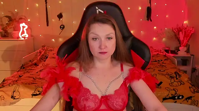 Snapshot of desperatehousewife__ chatting on September 21, 2025, 2:22 pm desperatehousewife online show from September 21, 2025, 2:22 pm