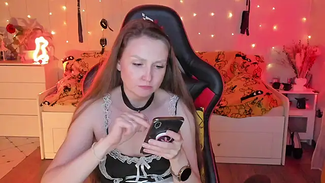 Snapshot of desperatehousewife__ chatting on September 14, 2025, 2:12 am desperatehousewife online show from September 14, 2025, 2:12 am