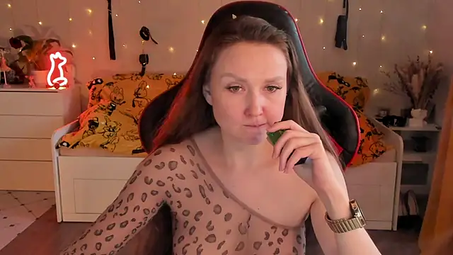 Snapshot of desperatehousewife__ chatting on September 14, 2025, 2:39 pm desperatehousewife online show from September 14, 2025, 2:39 pm