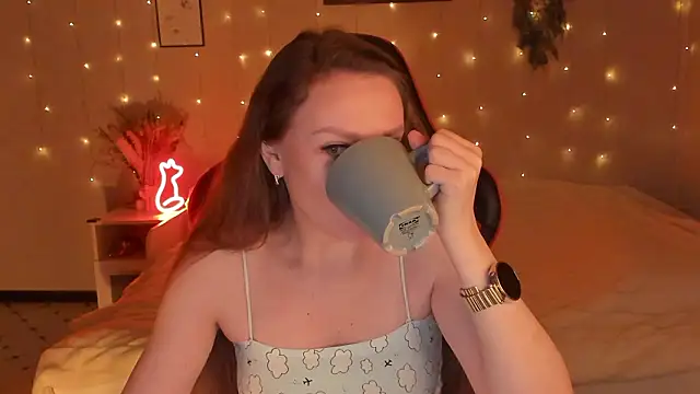 Snapshot of desperatehousewife__ chatting on March 1, 2026, 7:03 pm desperatehousewife online show from March 1, 2026, 7:03 pm