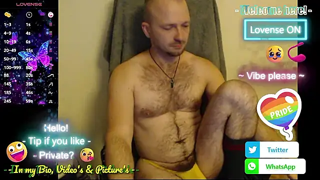 Snapshot of RealManHaveHairy chatting on October 6, 2025, 5:13 pm RealManHaveHairy online show from October 6, 2025, 5:13 pm