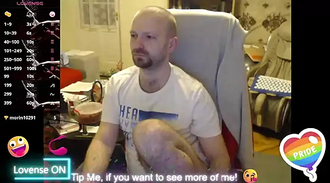 Snapshot of RealManHaveHairy chatting on March 22, 2025, 9:10 pm RealManHaveHairy online show from March 22, 2025, 9:10 pm