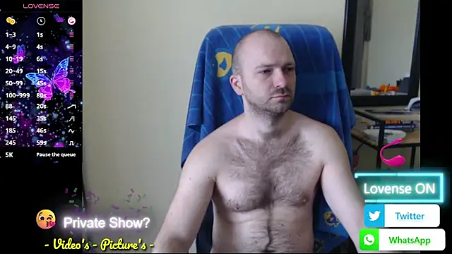 Snapshot of RealManHaveHairy chatting on April 22, 2026, 8:10 am RealManHaveHairy online show from April 22, 2026, 8:10 am