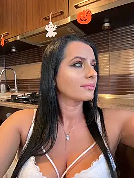 Hotmomcheckk  online show from November 8, 2025, 9:24 am