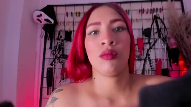 Snapshot of charrlotte_quinn chatting on December 5, 2025, 2:59 pm charrlotte quinn online show from December 5, 2025, 2:59 pm