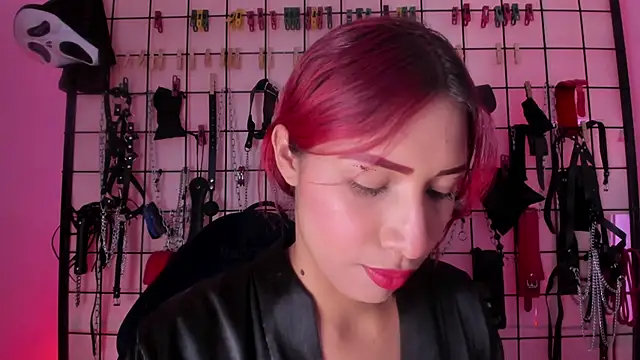 Snapshot of charrlotte_quinn chatting on December 22, 2025, 3:23 pm charrlotte quinn online show from December 22, 2025, 3:23 pm