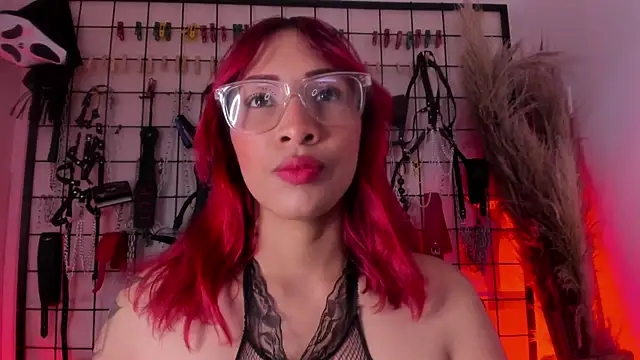 Snapshot of charrlotte_quinn chatting on December 2, 2025, 2:52 pm charrlotte quinn online show from December 2, 2025, 2:52 pm