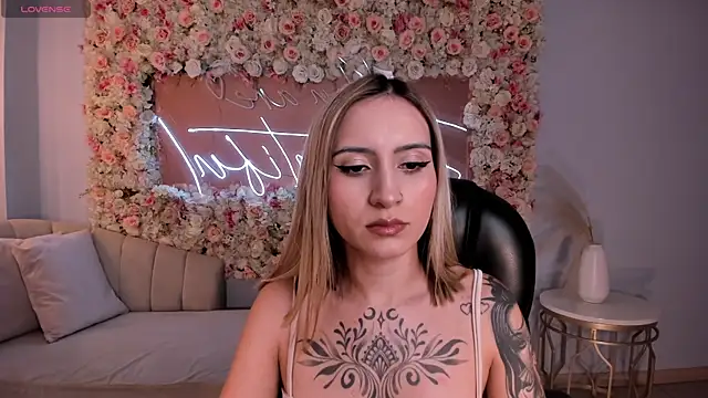 MollySundersX online show from April 9, 2026, 4:03 am