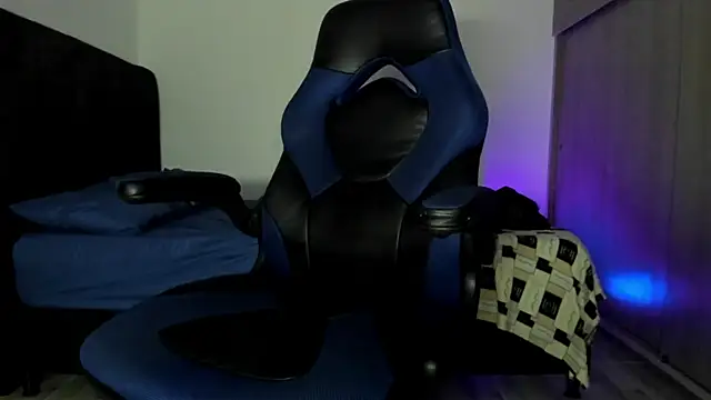 male pussy online show from October 28, 2025, 5:29 am