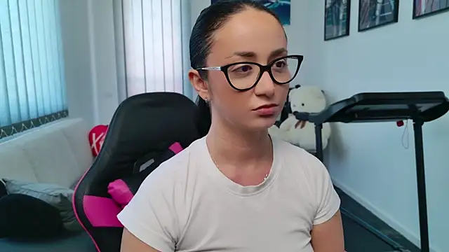 KatherineRyder online show from April 19, 2026, 10:27 am