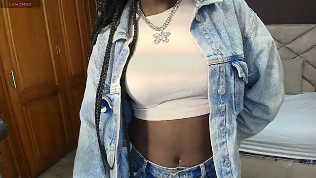 Snapshot of Raquel_jones chatting on November 3, 2025, 11:47 am Raquel jones online show from November 3, 2025, 11:47 am