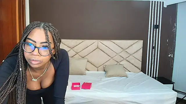 Snapshot of Raquel_jones chatting on September 26, 2025, 11:50 am Raquel jones online show from September 26, 2025, 11:50 am