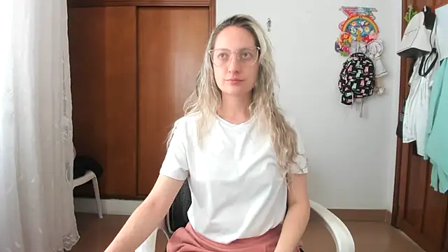 Adele johnsonn1 online show from October 8, 2025, 3:24 pm