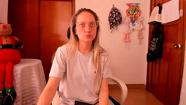 Snapshot of Adele_johnsonn1 chatting on February 27, 2026, 4:40 pm Adele johnsonn1 online show from February 27, 2026, 4:40 pm