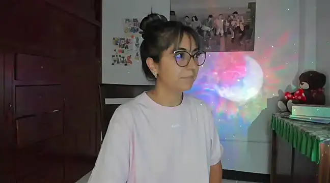 Isabellaa22 1 online show from February 6, 2025, 11:53 am