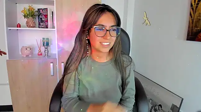 Isabellaa22 1 online show from March 12, 2025, 4:56 pm