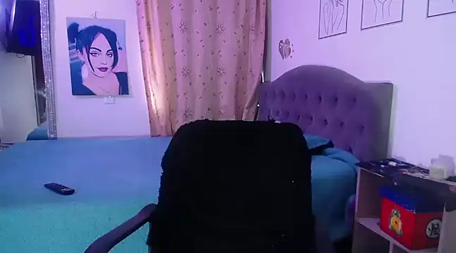 Snapshot of violett_honney chatting on February 8, 2025, 10:29 pm violett honney online show from February 8, 2025, 10:29 pm