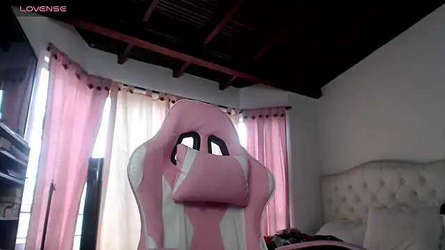 Snapshot of milk_cow_ chatting on December 19, 2025, 9:50 pm milk cow online show from December 19, 2025, 9:50 pm