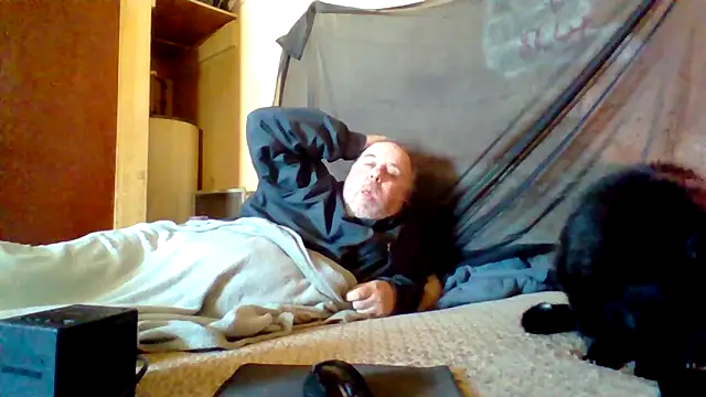 Nightshade7712 online show from February 7, 2026, 4:37 pm