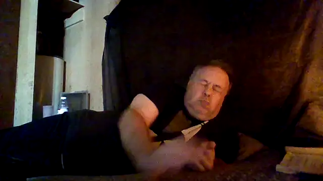 Nightshade7712 online show from October 31, 2025, 11:11 pm