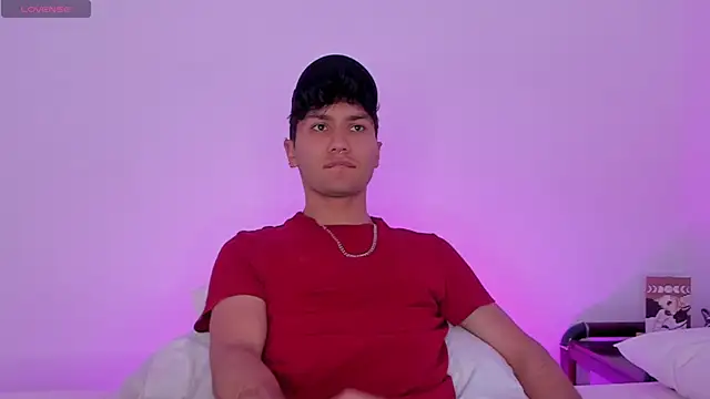 Snapshot of Valerio_James7 chatting on January 20, 2025, 6:53 pm Valerio James7 online show from January 20, 2025, 6:53 pm