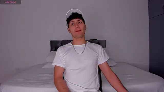 Snapshot of Valerio_James7 chatting on March 12, 2025, 3:46 am Valerio James7 online show from March 12, 2025, 3:46 am