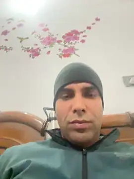 bull 4hottie online show from November 27, 2025, 3:23 pm