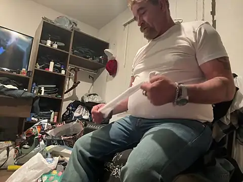 JakTRipr online show from February 18, 2025, 9:43 am