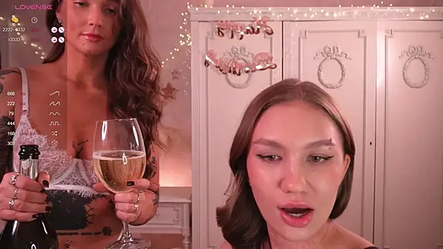 Shadowladyy online show from December 18, 2024, 5:31 pm