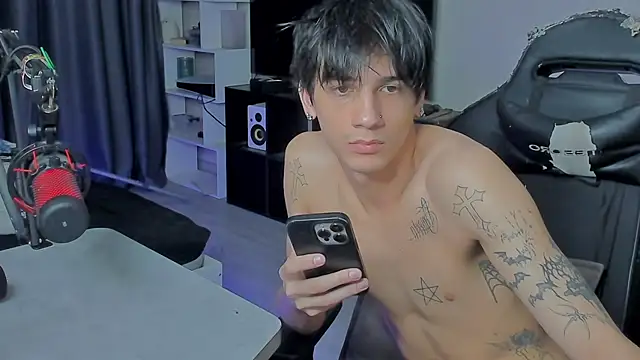 Snapshot of MarkBrowniii chatting on October 2, 2025, 7:39 pm MarkBrowniii online show from October 2, 2025, 7:39 pm