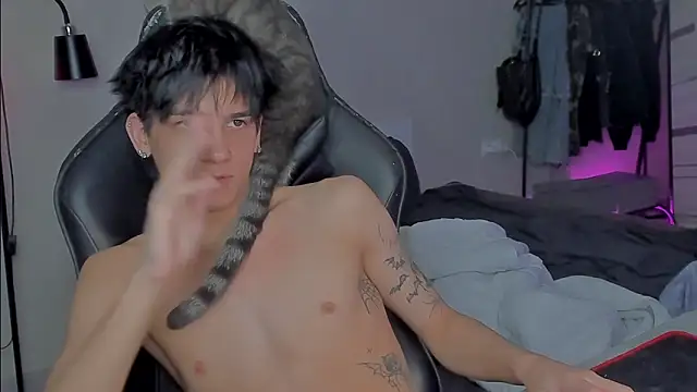 Snapshot of MarkBrowniii chatting on January 24, 2025, 11:04 am MarkBrowniii online show from January 24, 2025, 11:04 am