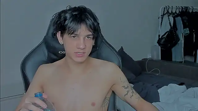 Snapshot of MarkBrowniii chatting on December 22, 2024, 10:58 pm MarkBrowniii online show from December 22, 2024, 10:58 pm