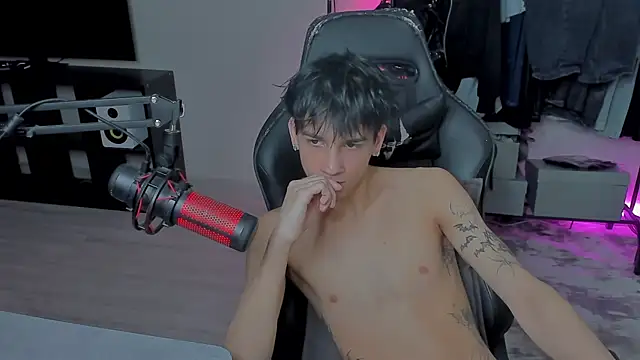 Snapshot of MarkBrowniii chatting on February 25, 2025, 11:37 pm MarkBrowniii online show from February 25, 2025, 11:37 pm