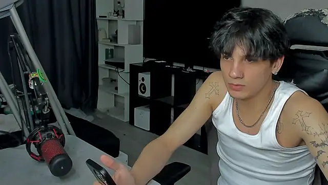 Snapshot of MarkBrowniii chatting on September 14, 2025, 2:56 am MarkBrowniii online show from September 14, 2025, 2:56 am