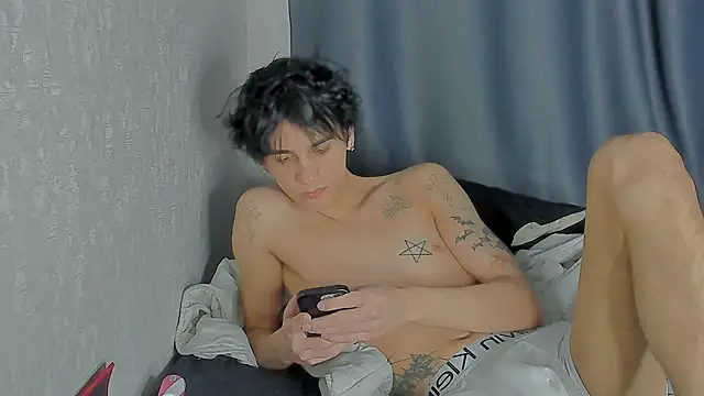 Snapshot of MarkBrowniii chatting on November 28, 2025, 2:45 am MarkBrowniii online show from November 28, 2025, 2:45 am