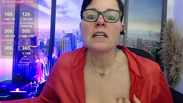 Snapshot of ninarandmann chatting on February 25, 2025, 4:35 pm ninarandmann online show from February 25, 2025, 4:35 pm