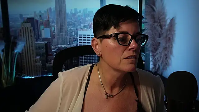 ninarandmann online show from November 11, 2025, 6:47 pm