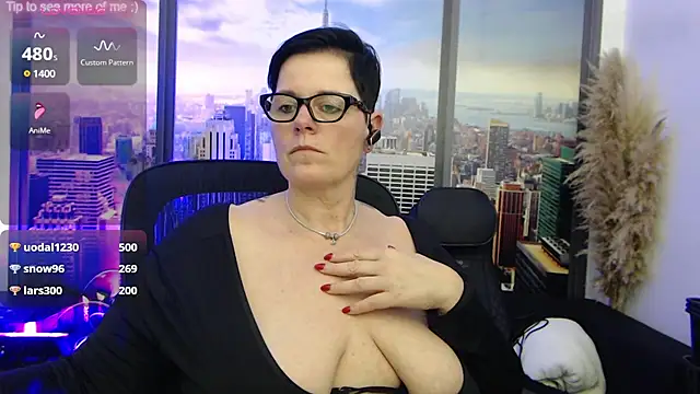 Snapshot of ninarandmann chatting on February 14, 2025, 9:21 pm ninarandmann online show from February 14, 2025, 9:21 pm