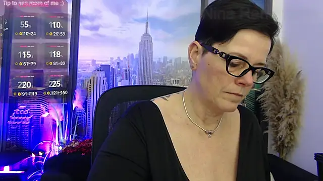 Snapshot of ninarandmann chatting on February 14, 2025, 6:19 pm ninarandmann online show from February 14, 2025, 6:19 pm